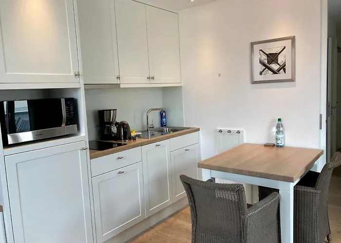 Haus Anna 10 アパート